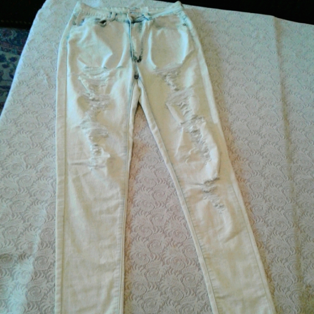 🌺 REDFOX Bleached Out Ripped High Rise SkinnyJeans